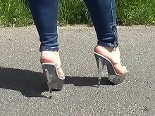 blonde feet fetish foot-fetish friends high-heels hot jeans juicy
